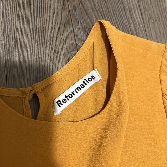 Reformation Gracie Dress in Ochre - Picture 4 of 10